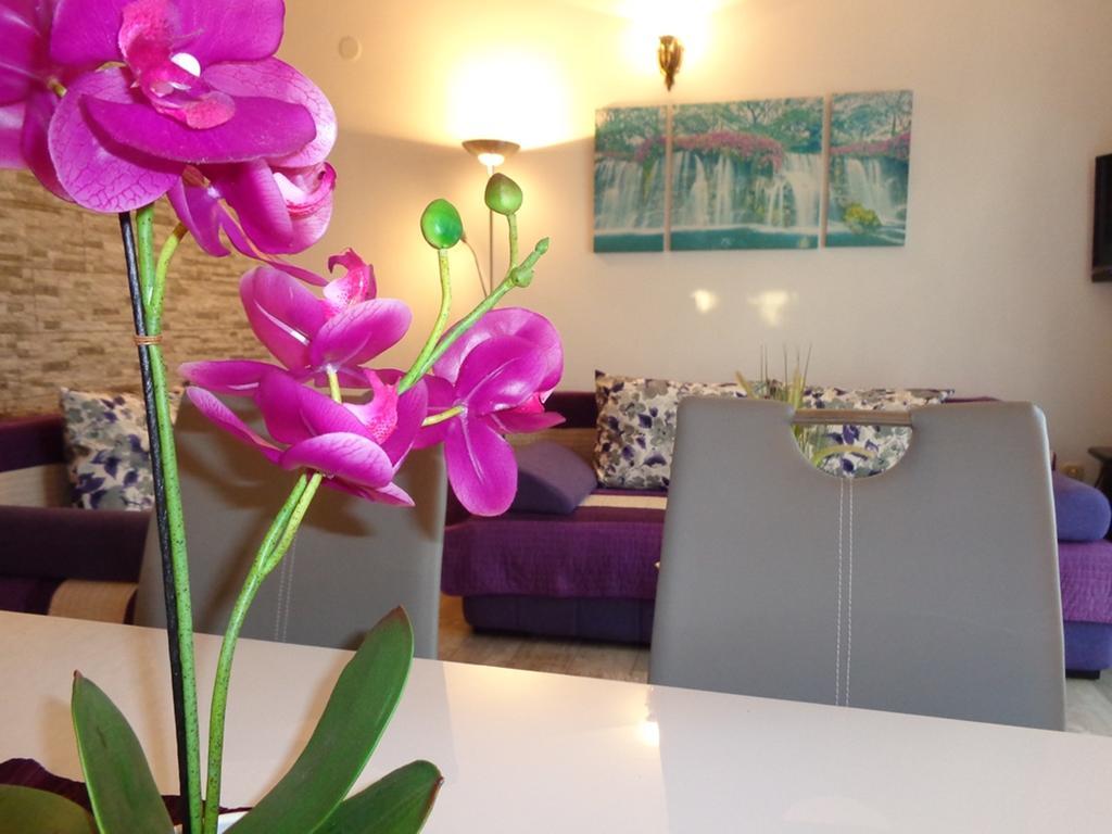 I & S Apartments Vodice Kültér fotó