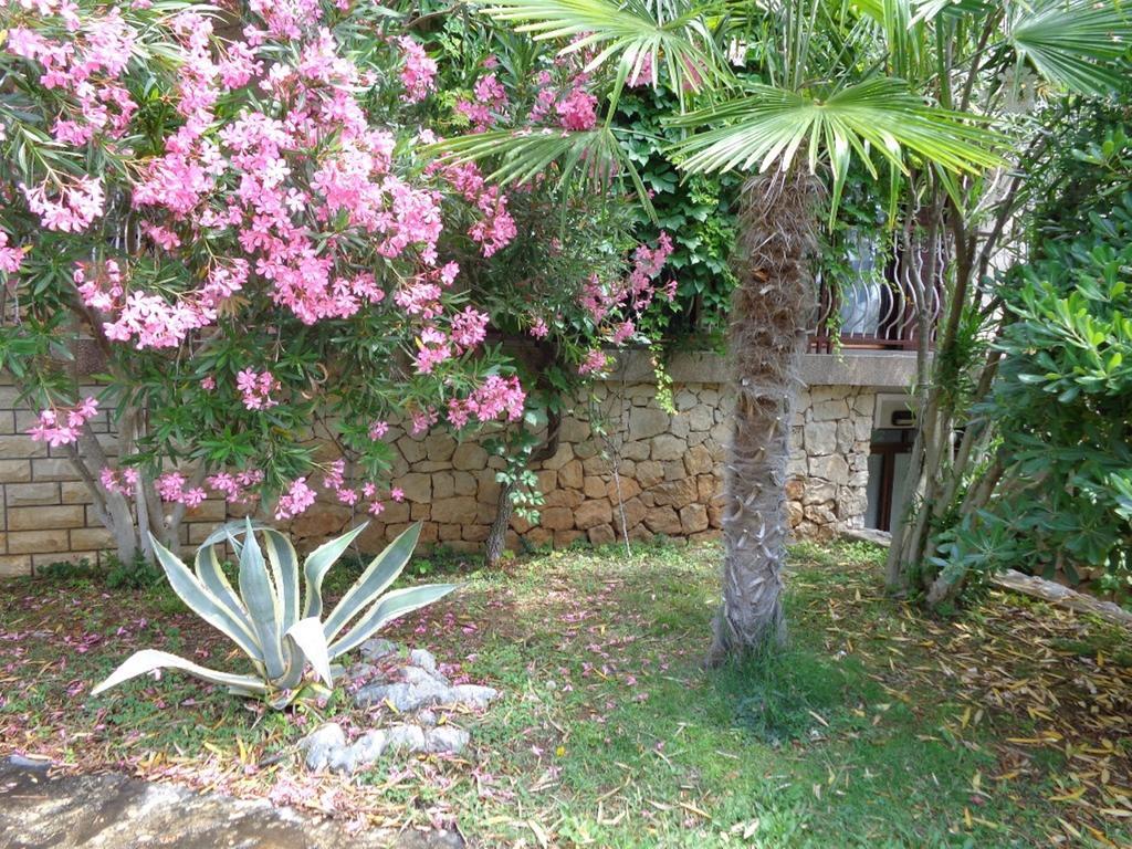 I & S Apartments Vodice Kültér fotó